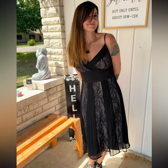 Anne Taylor Loft Lace Dress Formal/Fun sz:6 - Picture 6 of 8